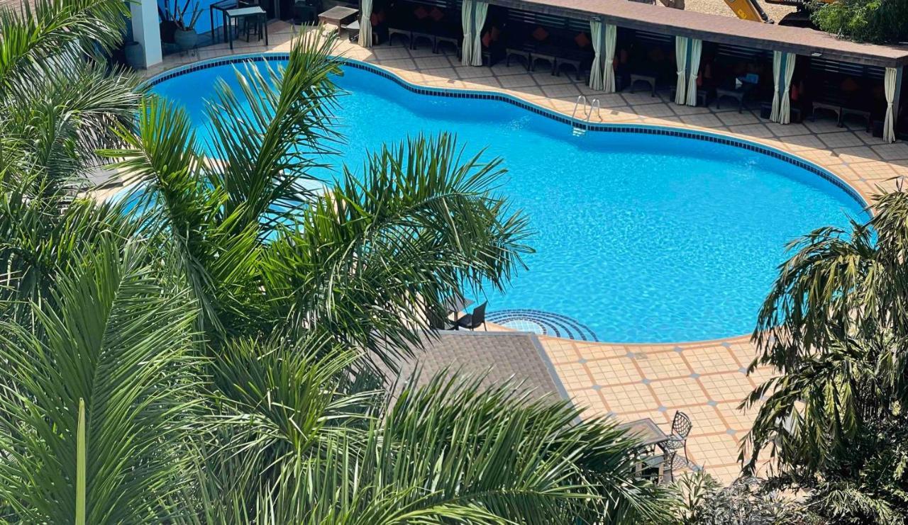 Oak Plaza Hotels East Airport Accra Extérieur photo