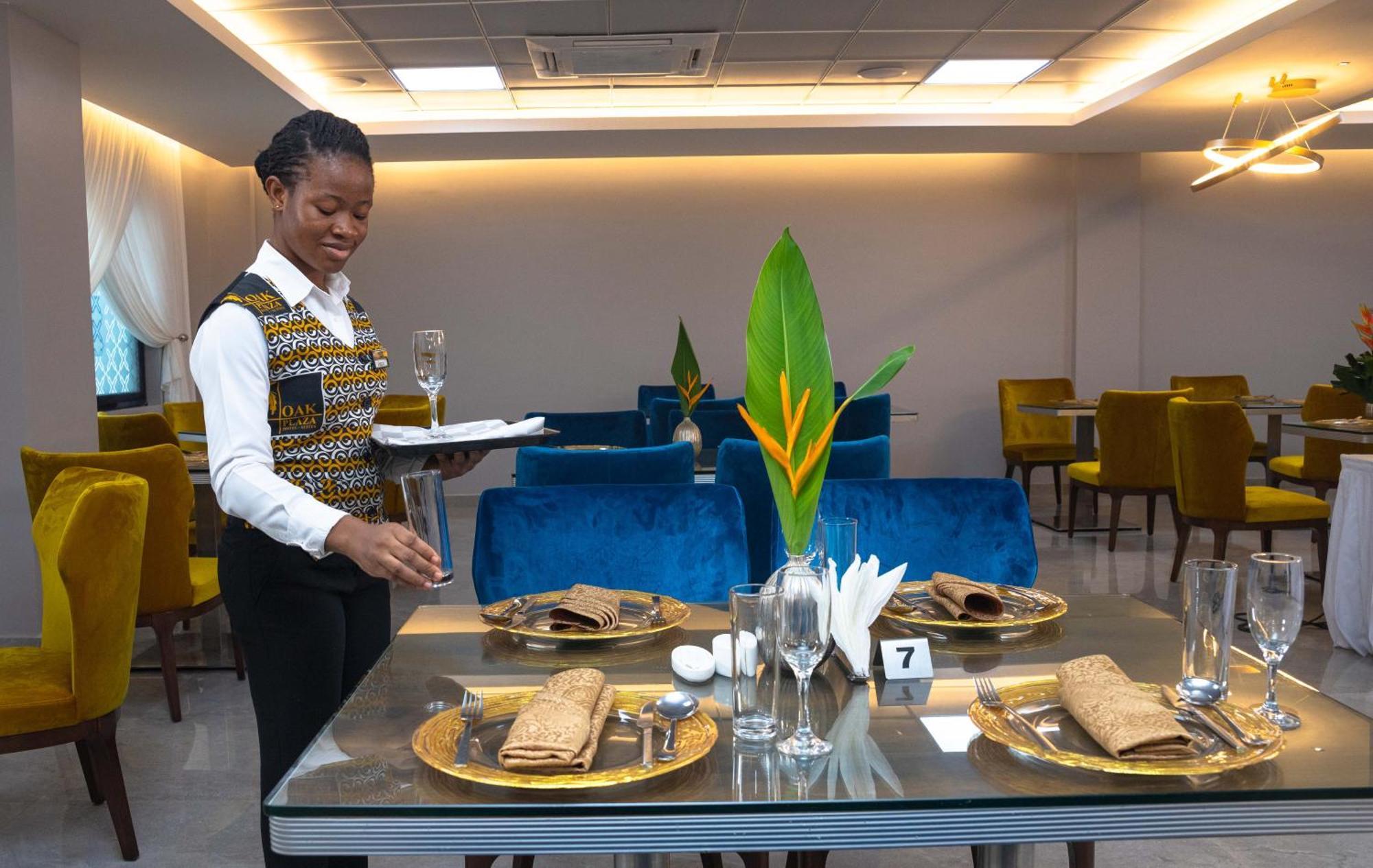 Oak Plaza Hotels East Airport Accra Extérieur photo