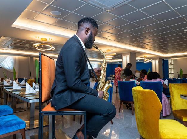 Oak Plaza Hotels East Airport Accra Extérieur photo