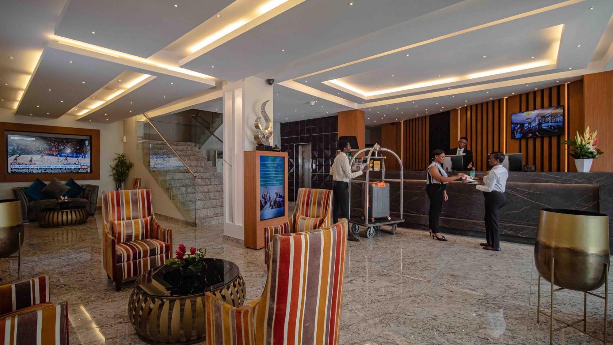 Oak Plaza Hotels East Airport Accra Extérieur photo
