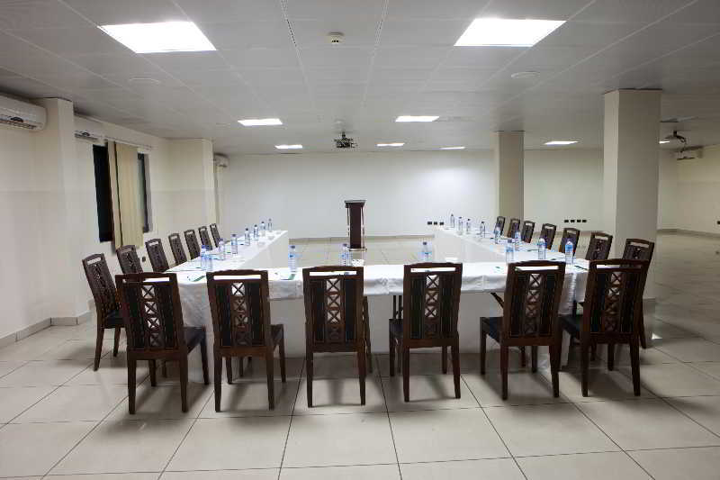 Oak Plaza Hotels East Airport Accra Extérieur photo