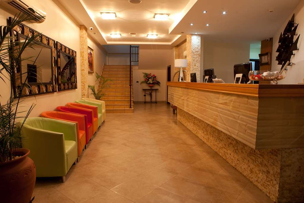 Oak Plaza Hotels East Airport Accra Intérieur photo
